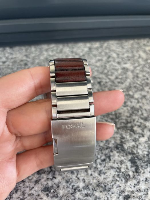 Relógio Fossil castanho e cromado