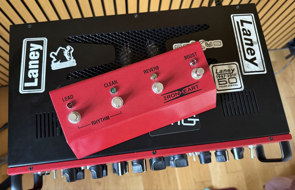 Wzmacniacz Laney IRT-Studio Limited Edition Red – lampowy head