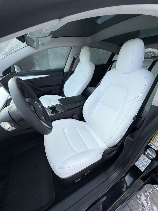 Хімчистка салону авто Золочів | Детейлінг | Полірування фар