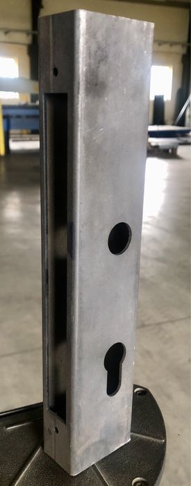 Profil stalowy 40x20x2mm,
.