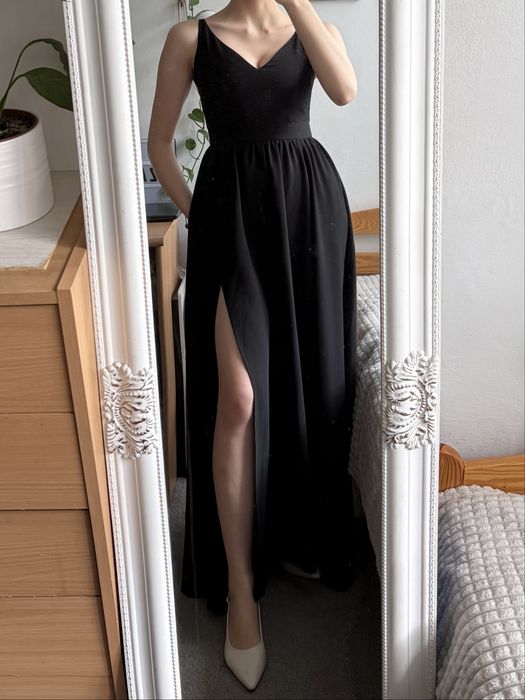 Elegancka sukienka maxi z dwoma rozcięciami