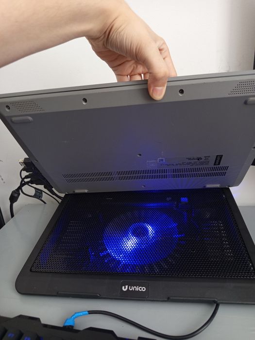 Lenovo IdeaPad S145-15IWL bem cuidado