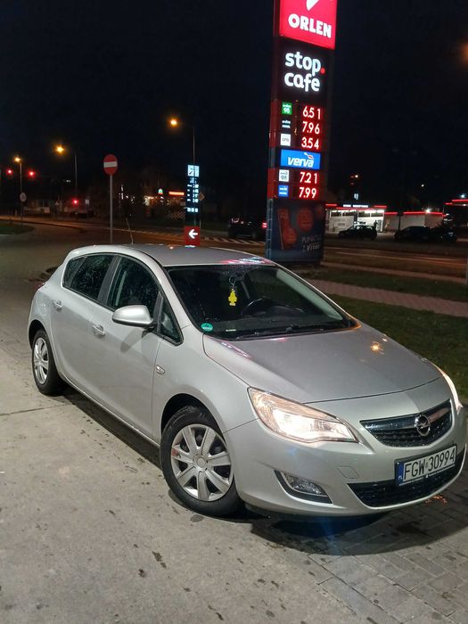Sprzedam Opel Astra 2010 rok