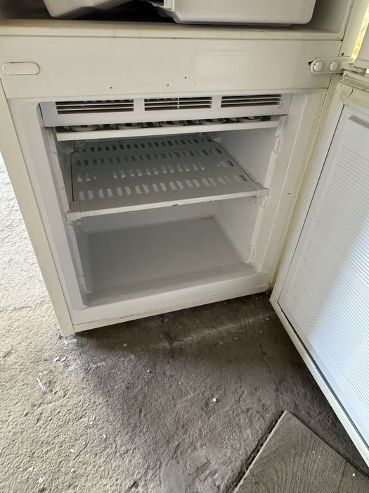 Холодилтник Swiss б/у