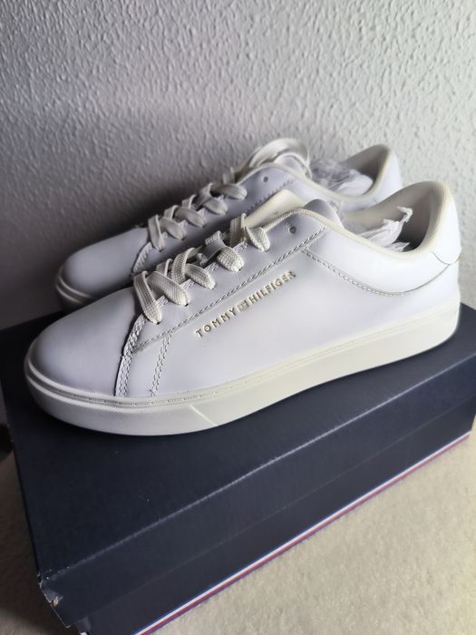 Sapatilhas Tommy Hilfiger brancas – NOVAS – Tamanho 37 (mulher)