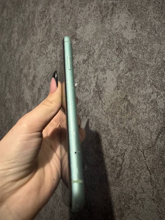 Продам iPhone 11 64гб