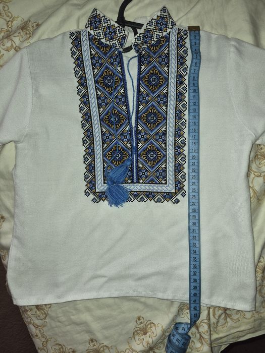 Продам вишиванку на хлопчика 5 років