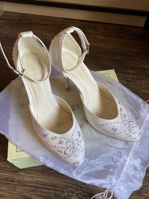 Весільне взуття б/в