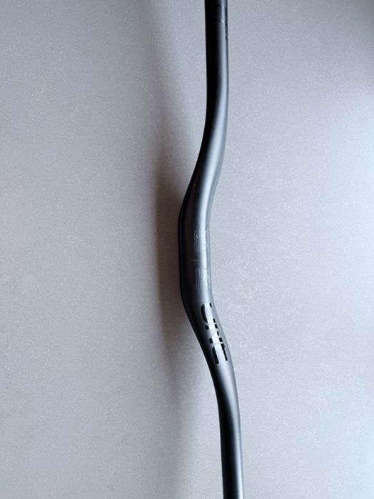 Kierownica OneUp V2 Carbon Handlebar 35D, 790L, 35R  35 × 790 MM