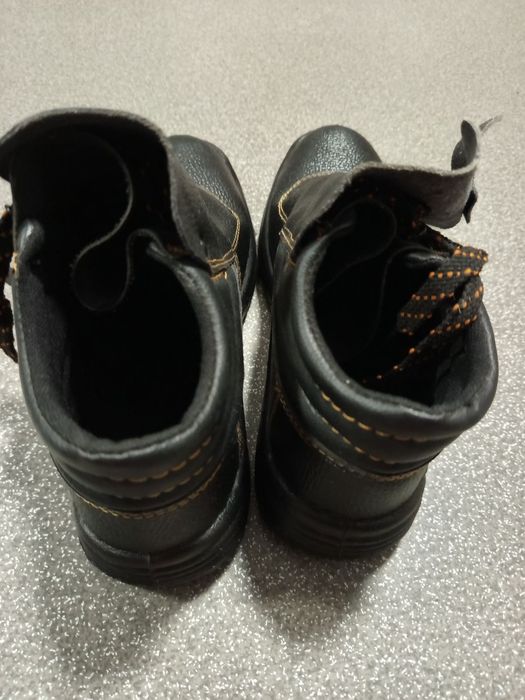 Ботинки рабочие , черевики робочі