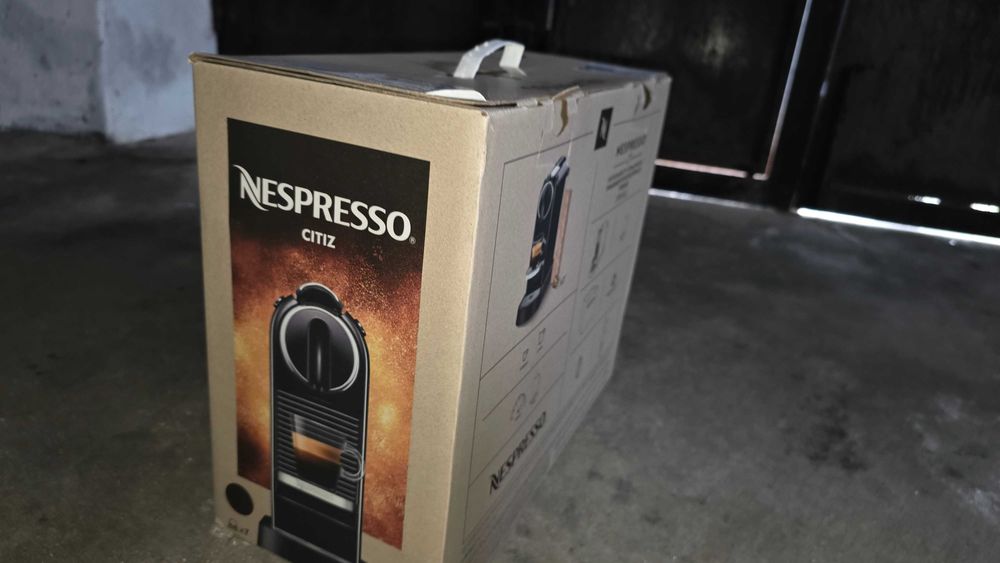 Máquina Nespresso Citz NOVA, nunca usada, ainda com caixa ORIGINAL