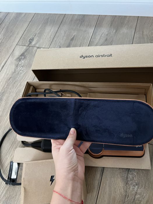 Dyson Airstrait в цвете Prussian Blue Copper