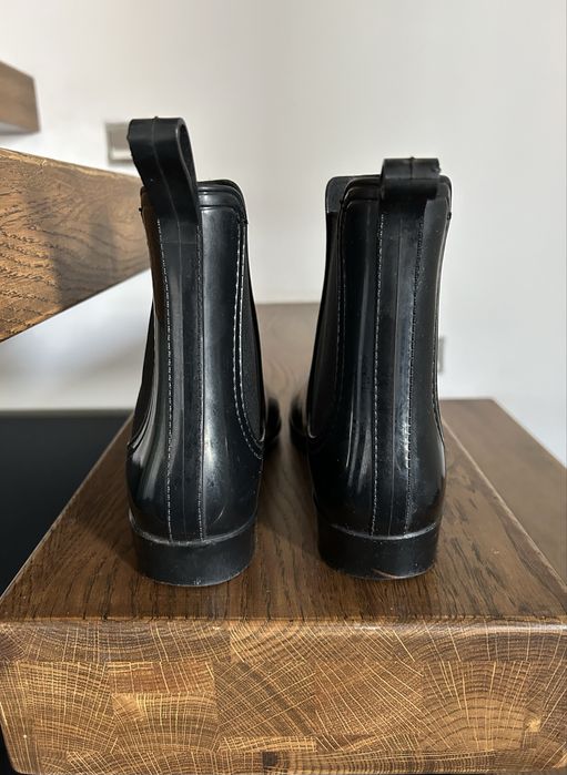 Wygodne, krótkie, damskie czarne kalosze - z połyskiem, rozmiar 39