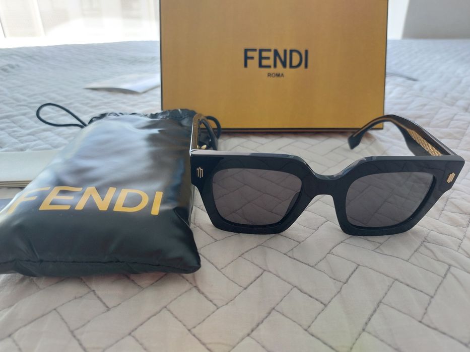 Okulary przeciwsłoneczne FENDI-nowe