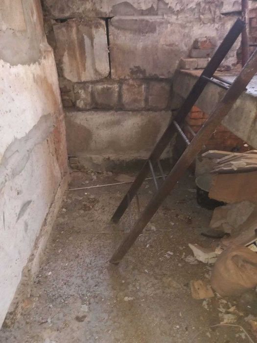 Кап. гараж 24кв.м в центре города. возле Арман Мебель. По ул. Седова.