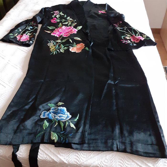 Robe de seda japonesa bordado 1920