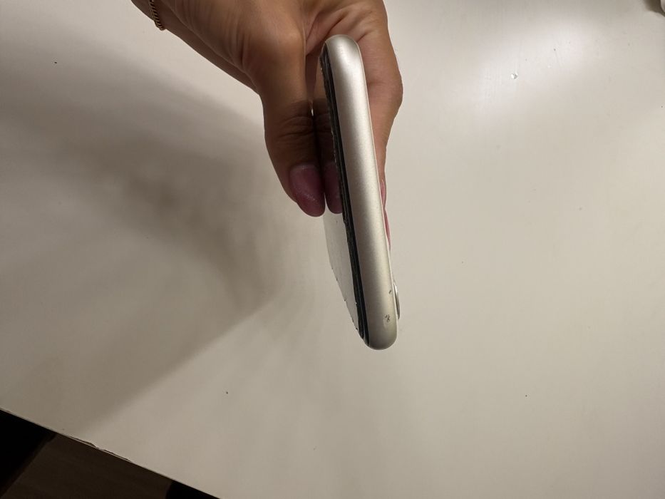 iPhone 11 64G excelente estado