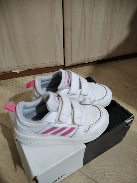 Кросівки Адідас на дівчинку