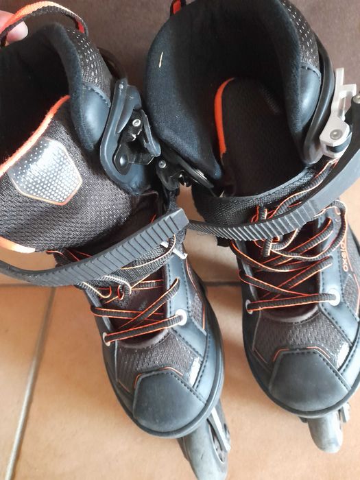 Patins em linha em bom estado
