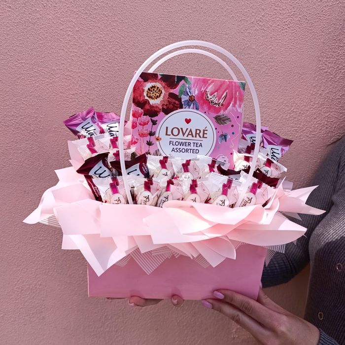 Сладкий букет с Рафаэлло Їстівний букет с конфетами Подарунок коханій