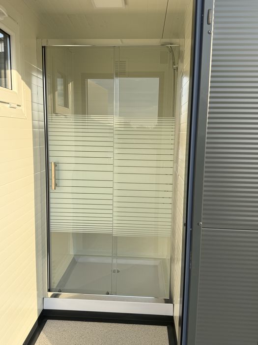 Kontener sanitarny łazienka WC natrysk socjalny prysznic toaleta kemping