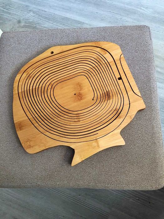 Oryginalny, drewniany składany koszyk w kształcie ryby