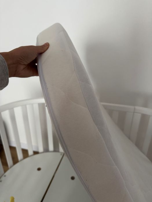 Ліжечко колір - білий, без шухляди маятниковий механізм , окрем матрас