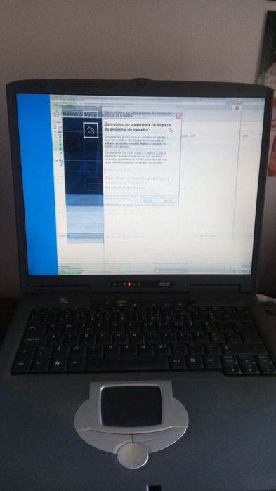 Acer Aspire 1600 (imagem por vezes fica estranha)