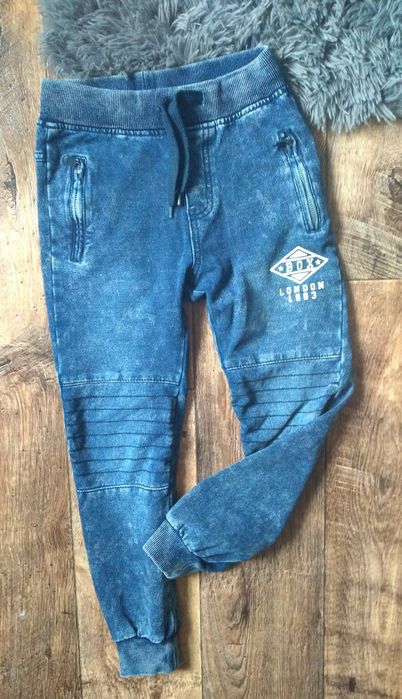 Jeansowe joggery chłopięce miękkie I elastyczne 122/128