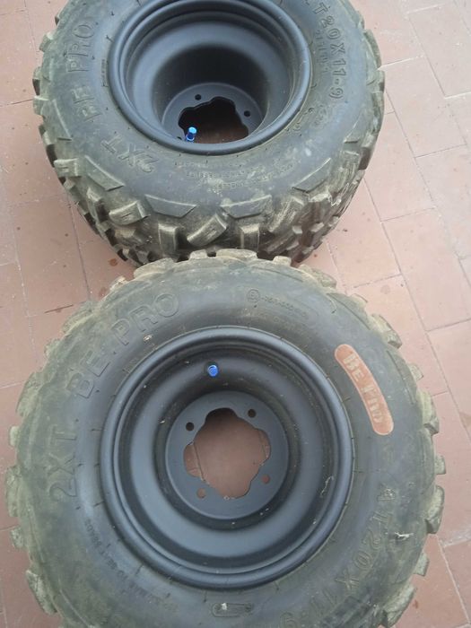 Jantes com pneus moto4 yamaha