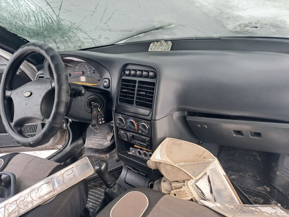 Продам панель торпеду 2110