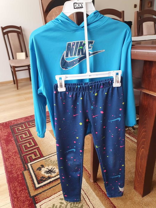 Komplet sportowy NIKE  dziewczęcy 6-7 lat