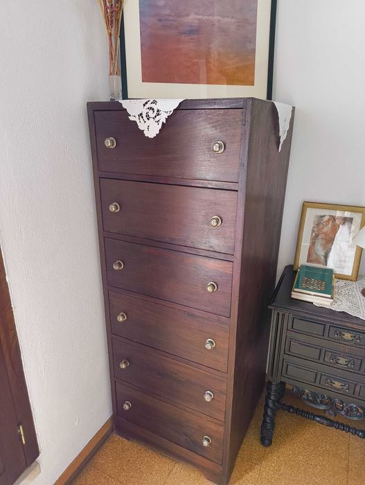 Camiseiro alto em madeira maciça