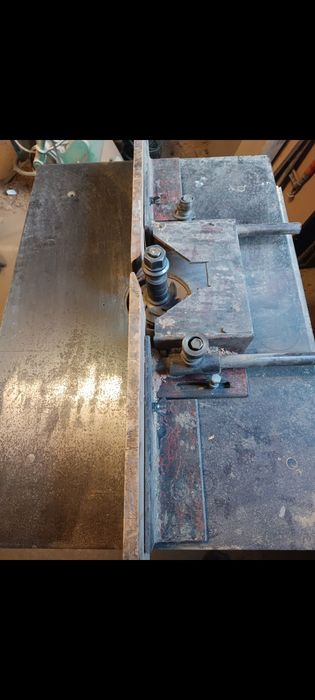 Frezarka dolnowrzecionowa