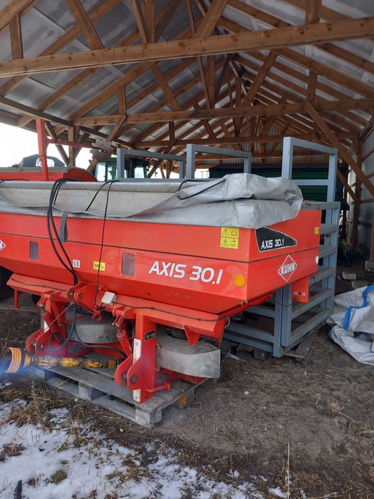Sprzedam rozsiewacz KUHN AXIS