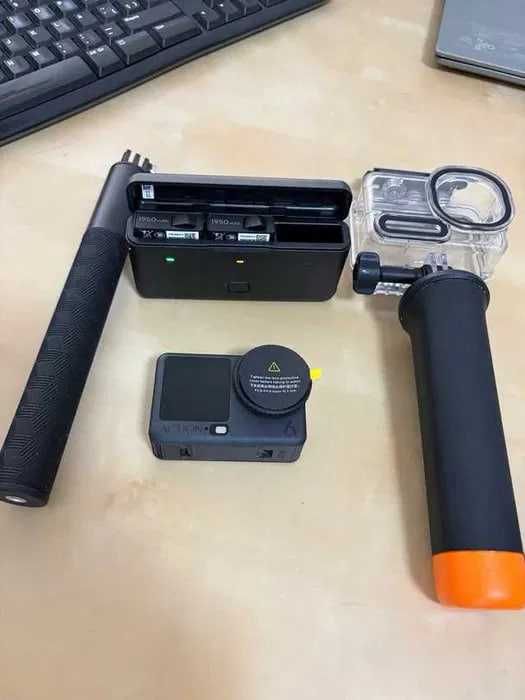 DJI Osmo Action 6 Adventure Combo