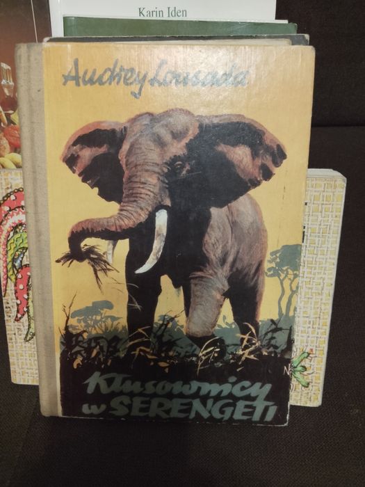 Kłusownicy w Serengeti, Audrey Lousada.