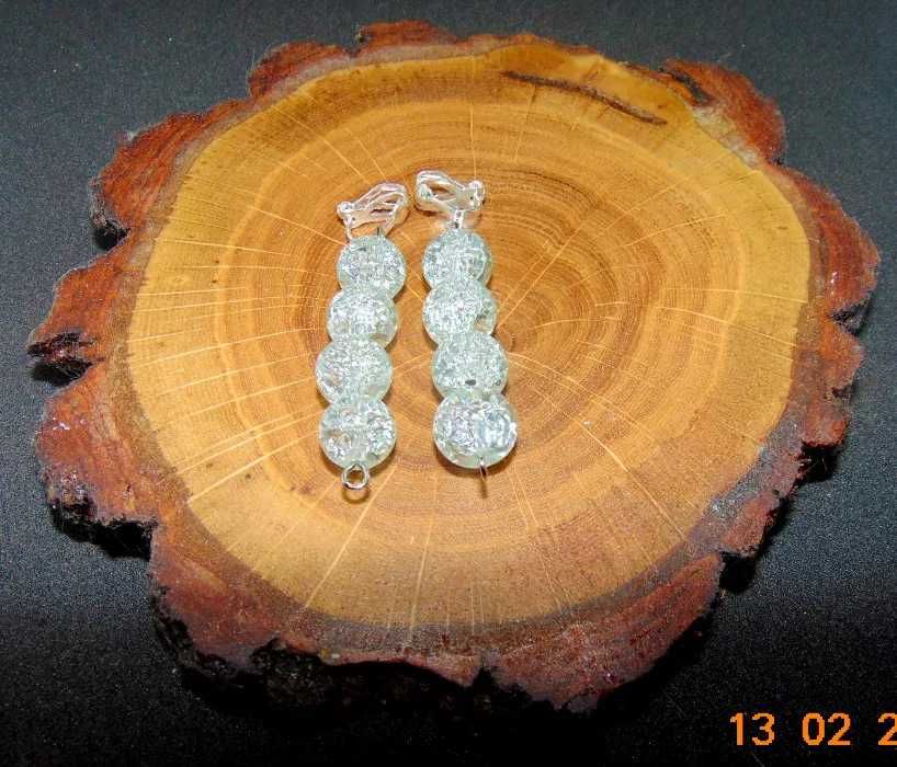 Cztery przeźroczyste kulki klipsy