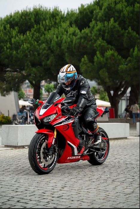 Honda cbr 1000 rr  fireblade 2018