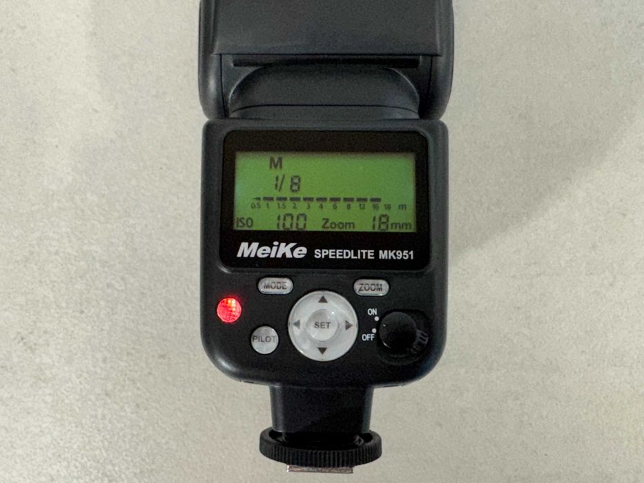 MeiKe MK951 Lampa błyskowa Nikon