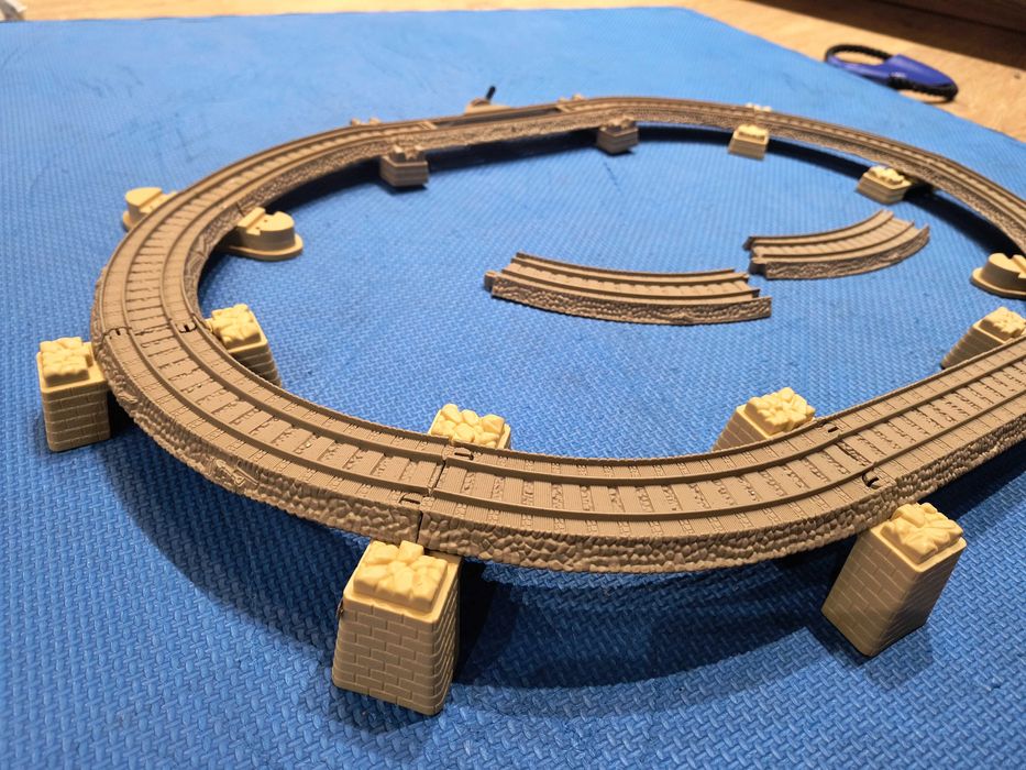 Tory Tomek i Przyjaciele ze zwrotnicą (20 elementów).