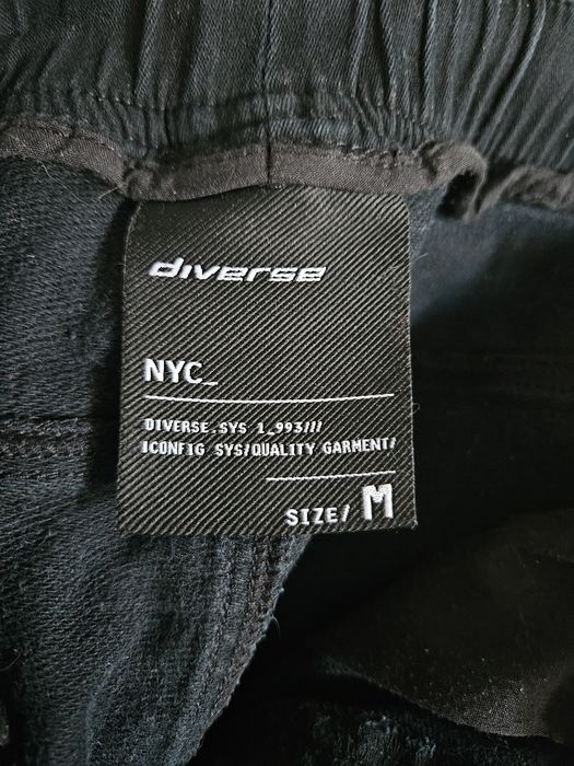 Spodnie joggery Diverse
