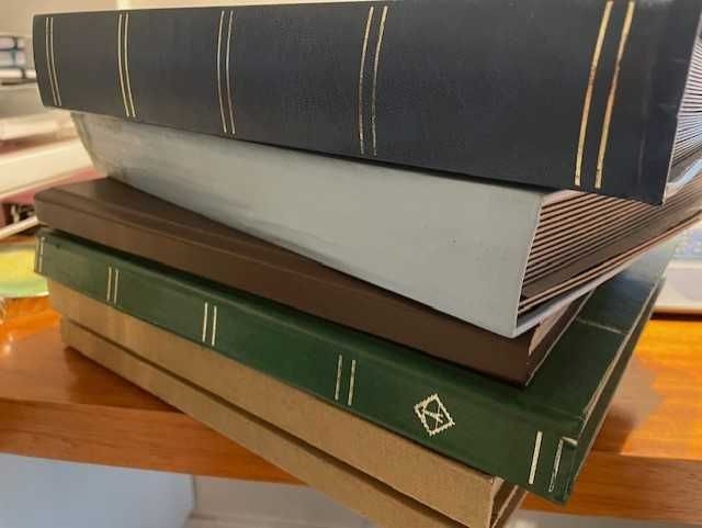 Selos de todo o Mundo, Lote de 100, com 10 ou mais países diferentes