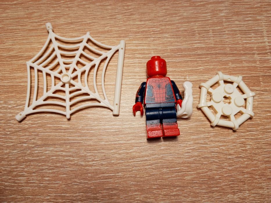 Lego Marvel и бэтмен человек паук и Робин (оригинал)