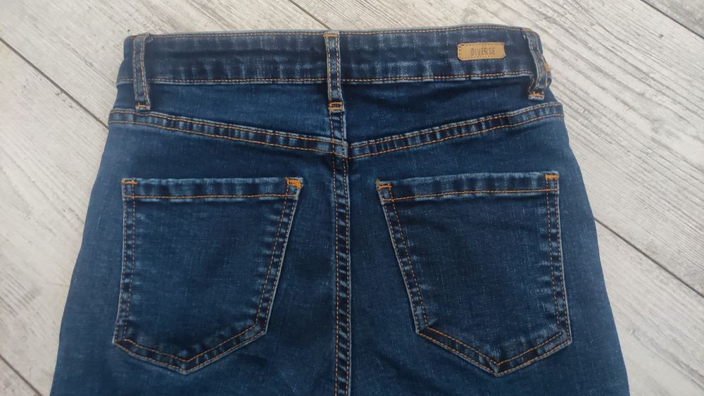 Spodnie rurki skinny jeansy diverse 34 xs