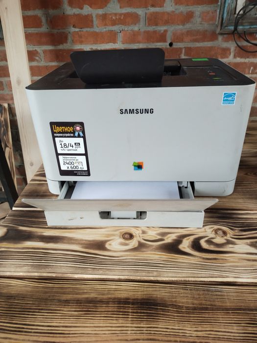 Лазерний принтер цвітний