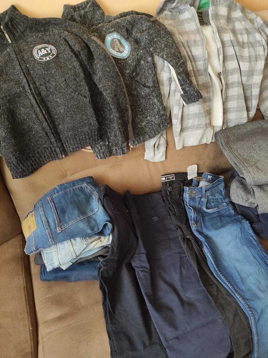 Віддам одяг на хлопця приблизно 10-15 років