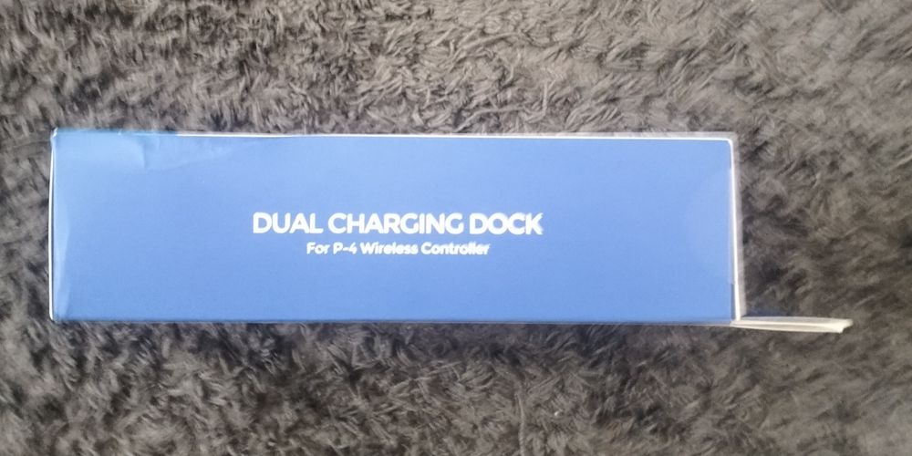 Stacja ładująca pady PS4 DOBE