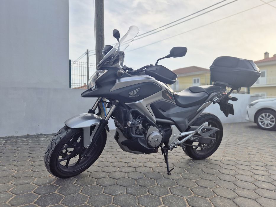 Honda  NC  700x.