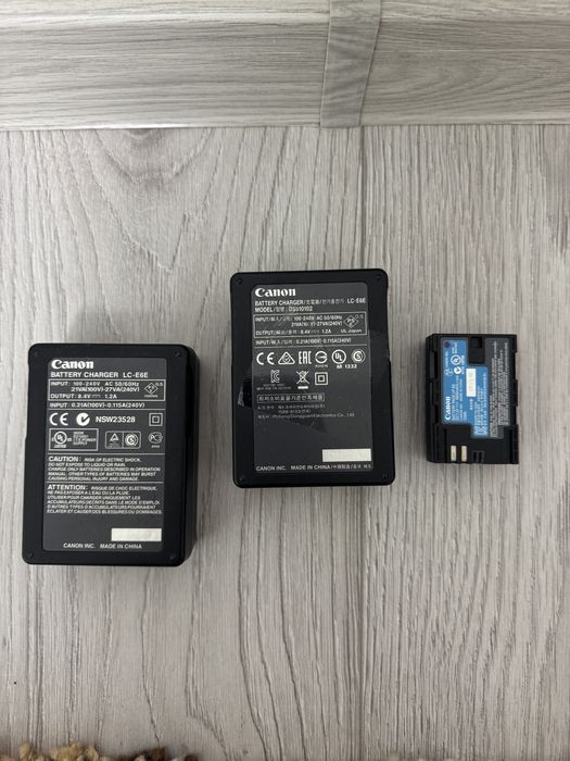 Зарядное устройство Canon LC-E6